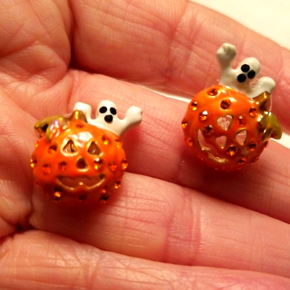 Kirk's Folly Happy Jack Pumpkin Earrings - Picture 6 of 9